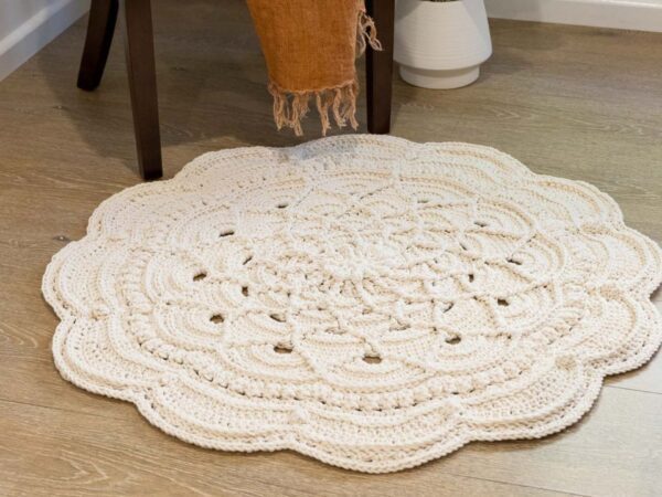 Crochet floor rug