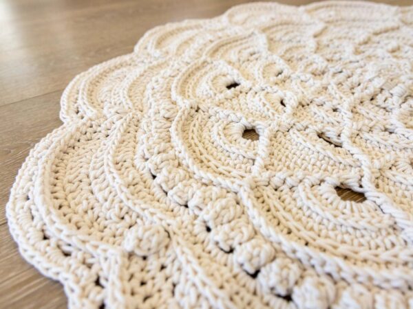 Crochet floor rug