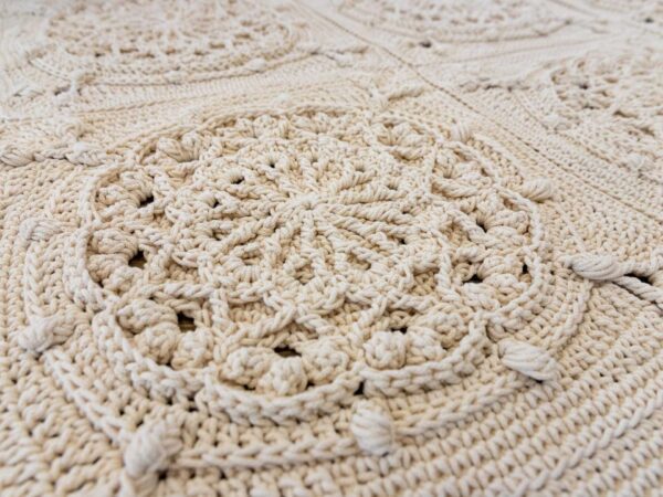 Crochet floor rug