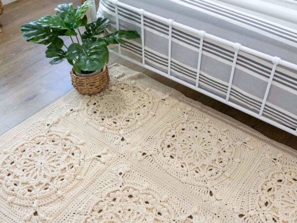 Crochet floor rug